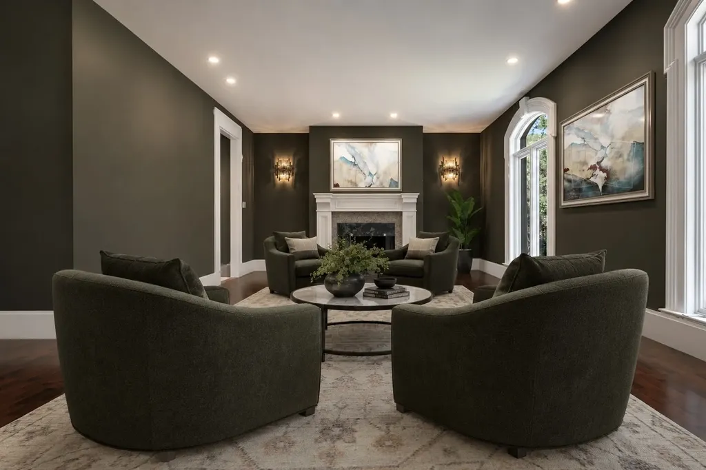 6261 Hillsboro Pike Nashville TN 37215
