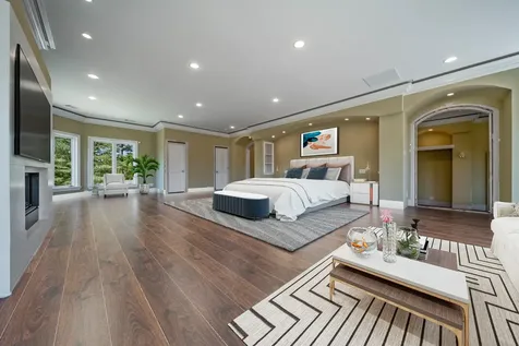 6261 Hillsboro Pike Nashville TN 37215