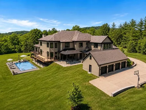 6261 Hillsboro Pike Nashville TN 37215