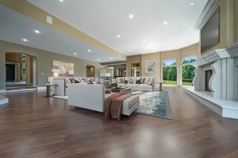 6261 Hillsboro Pike Nashville TN 37215