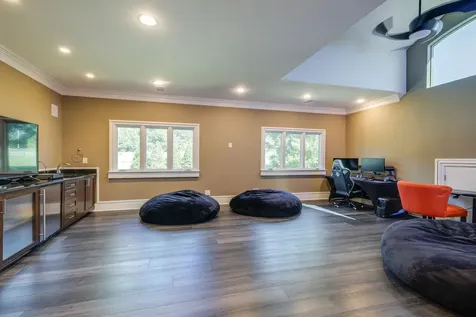 6261 Hillsboro Pike Nashville TN 37215