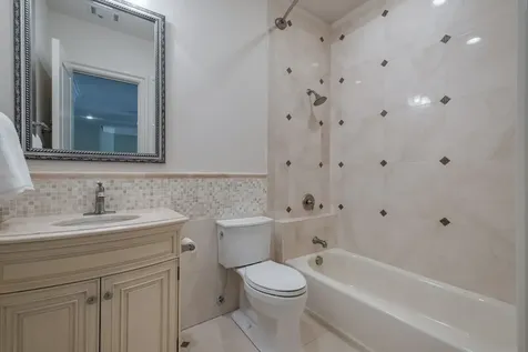 6261 Hillsboro Pike Nashville TN 37215
