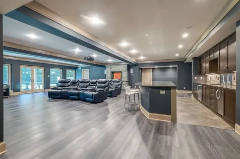6261 Hillsboro Pike Nashville TN 37215