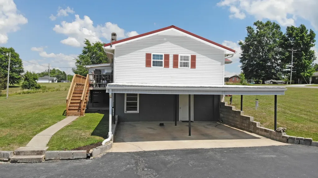 2065 Austin Road Lafayette TN 37083