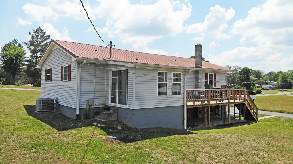 2065 Austin Road Lafayette TN 37083