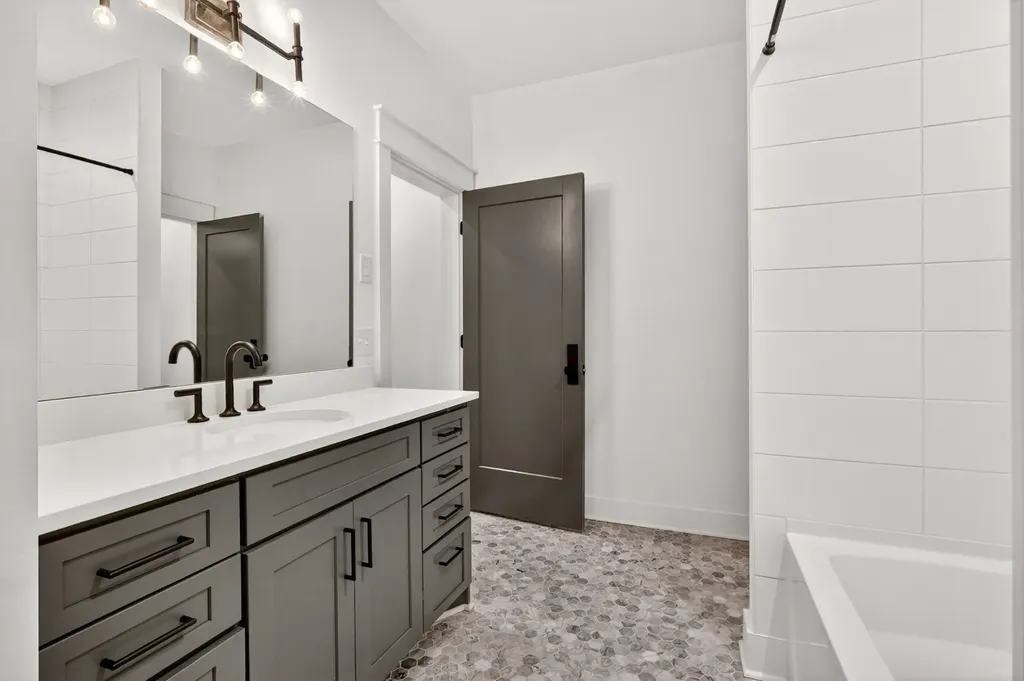4416A Lealand Lane Nashville TN 37204