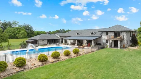 5016 Hillsboro Highway Hillsboro TN 37342