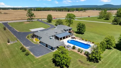 5016 Hillsboro Highway Hillsboro TN 37342