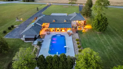 5016 Hillsboro Highway Hillsboro TN 37342