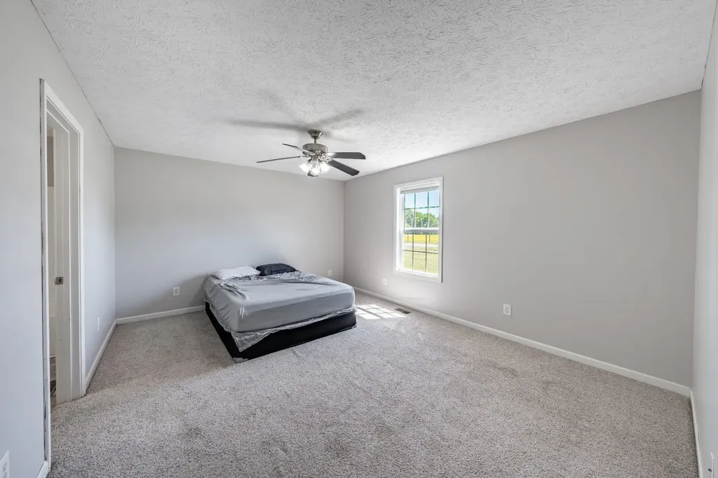 491 White Road Portland TN 37148