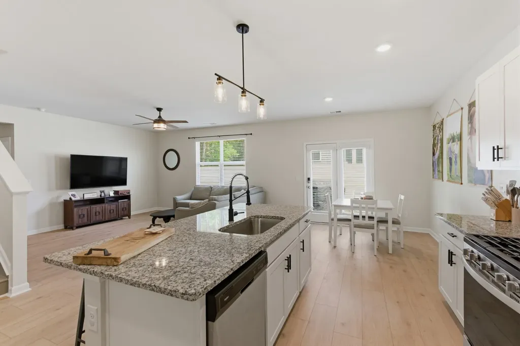 2108 Commanche Trail Lebanon TN 37087