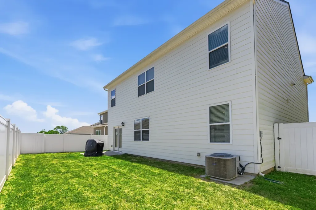 2108 Commanche Trail Lebanon TN 37087