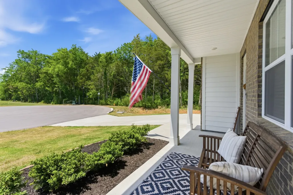 2108 Commanche Trail Lebanon TN 37087