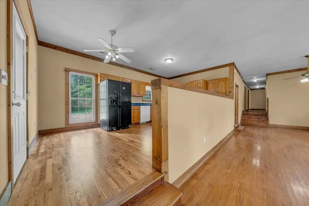 360 Dixon Cove Road Sequatchie TN 37374