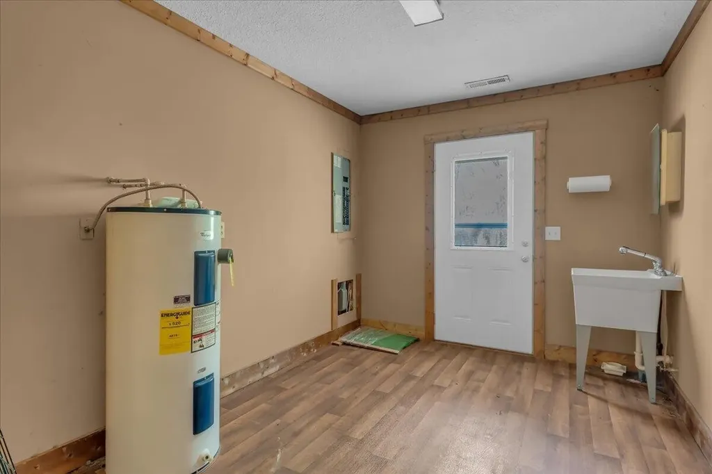 360 Dixon Cove Road Sequatchie TN 37374