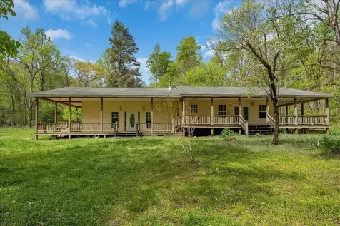 360 Dixon Cove Road Sequatchie TN 37374