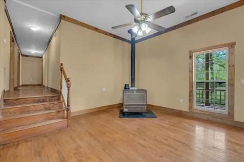 360 Dixon Cove Road Sequatchie TN 37374