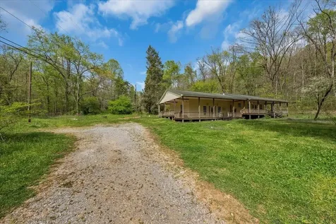 360 Dixon Cove Road Sequatchie TN 37374