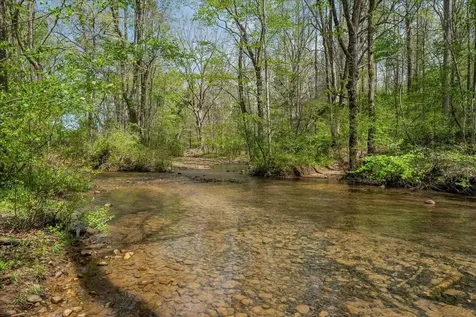 360 Dixon Cove Road Sequatchie TN 37374