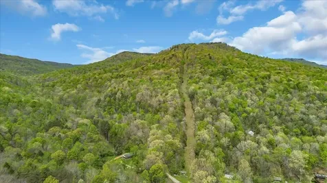 360 Dixon Cove Road Sequatchie TN 37374