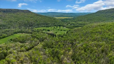 360 Dixon Cove Road Sequatchie TN 37374