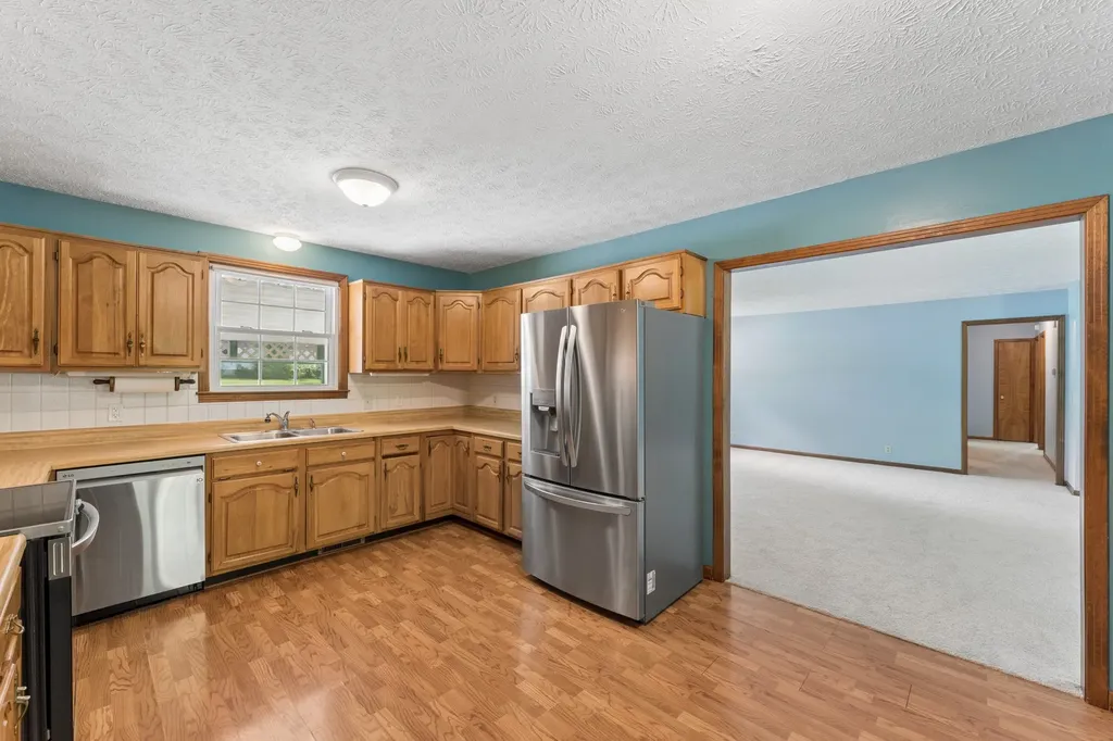 8904 Pinewood Road Lyles TN 37098