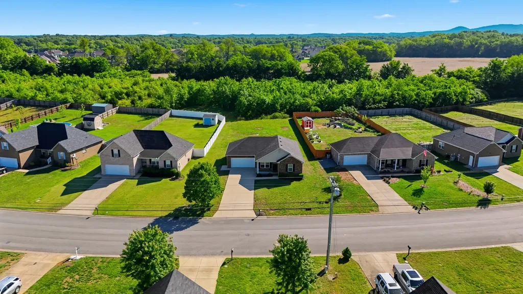 2320 Auldridge Drive Christiana TN 37037