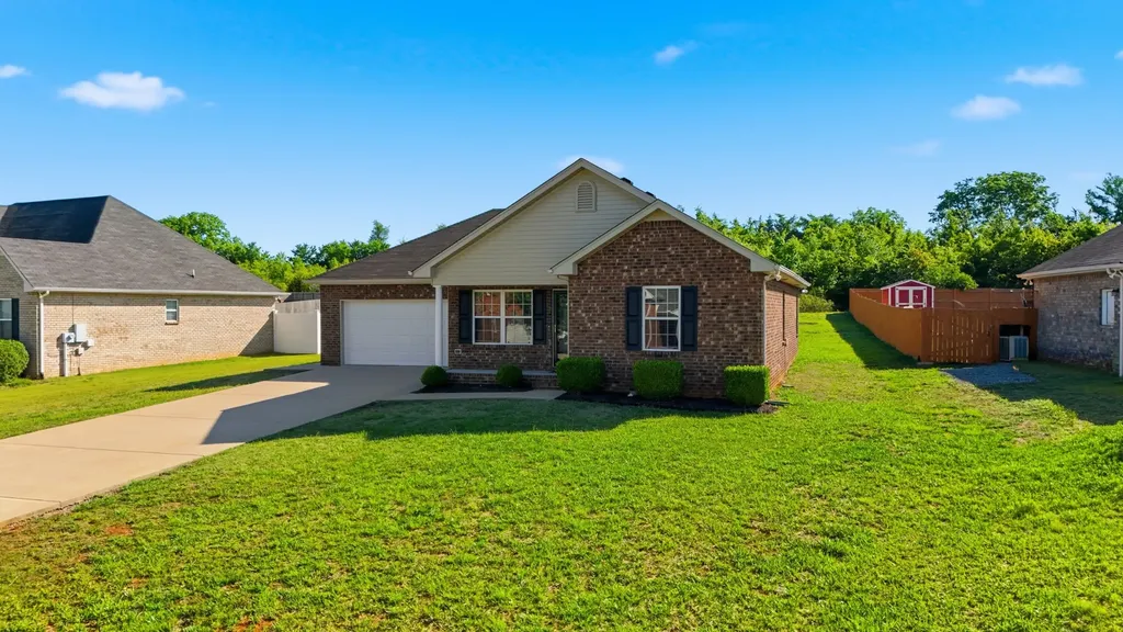 2320 Auldridge Drive Christiana TN 37037