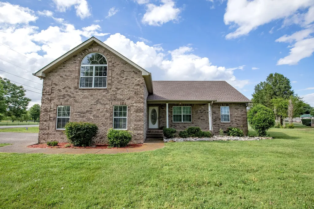 443 Clearview Road Cottontown TN 37048