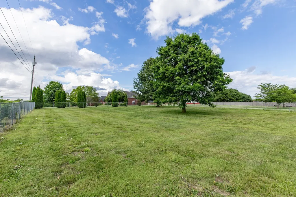 443 Clearview Road Cottontown TN 37048