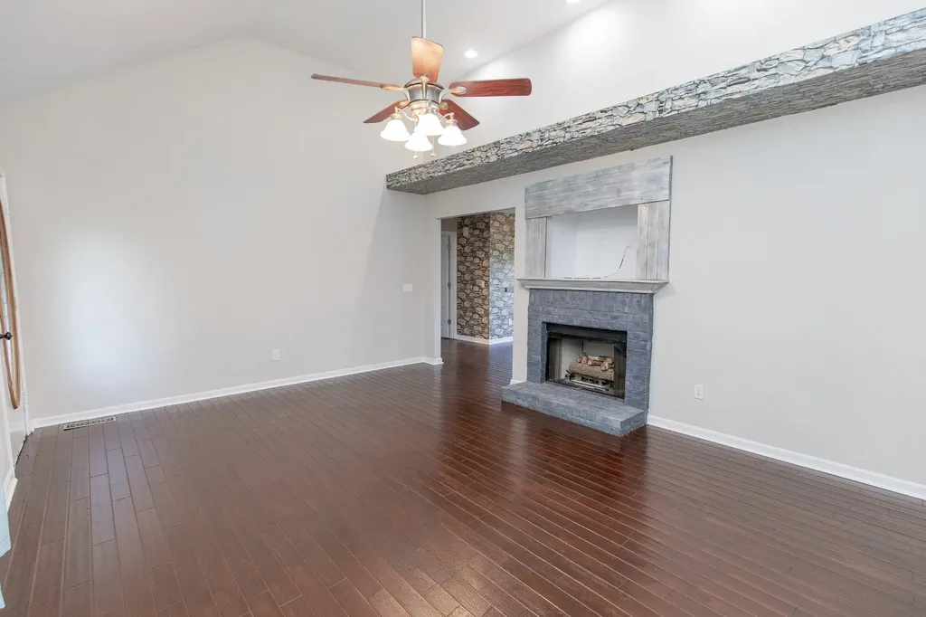 443 Clearview Road Cottontown TN 37048