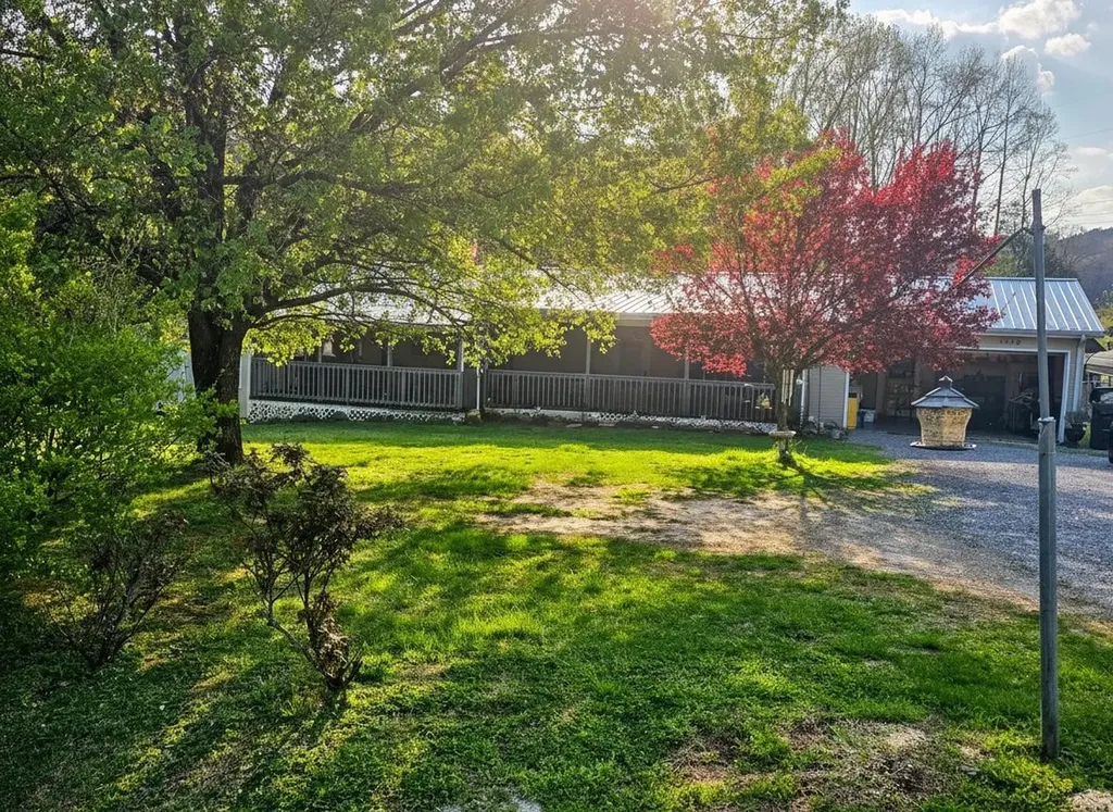 1592 Old Stage Road Spring City TN 37381