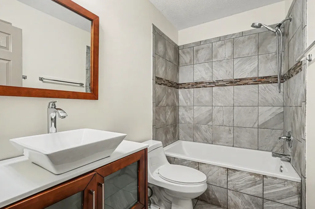 1775 Old Russellville Pike Clarksville TN 37043