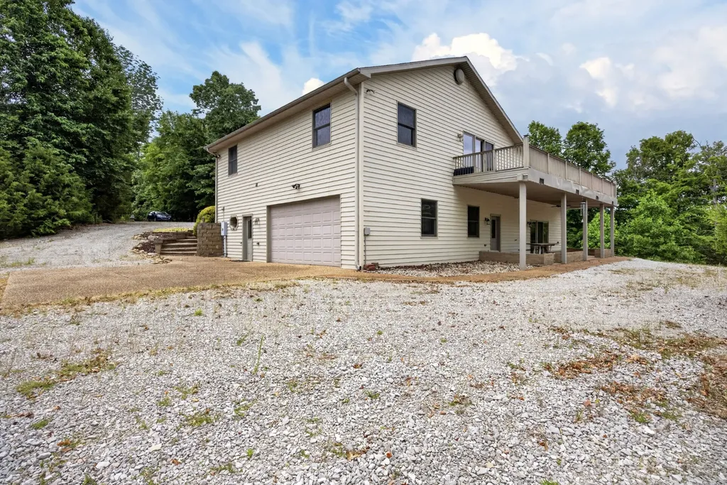 241 Hidden Cove Lane Allons TN 38541