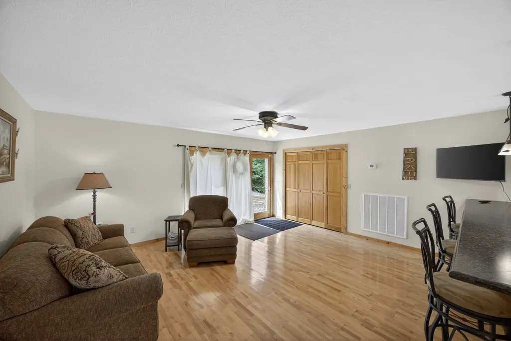 241 Hidden Cove Lane Allons TN 38541