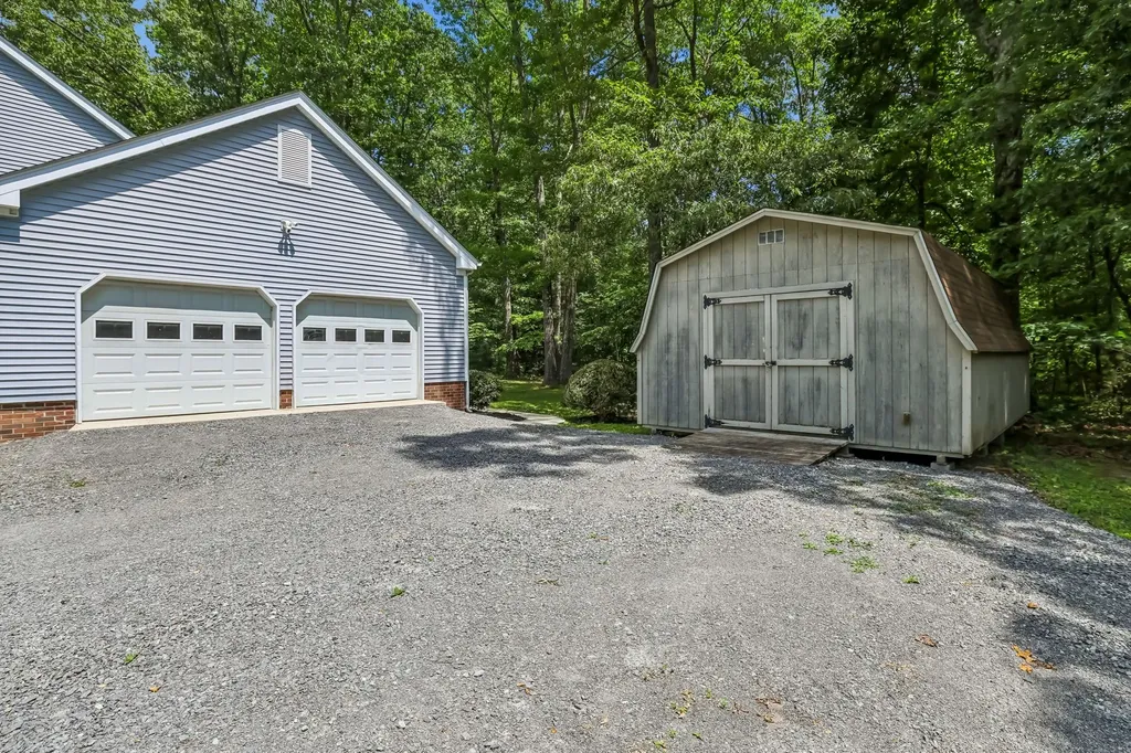 3447 Ledford Mill Road Wartrace TN 37183