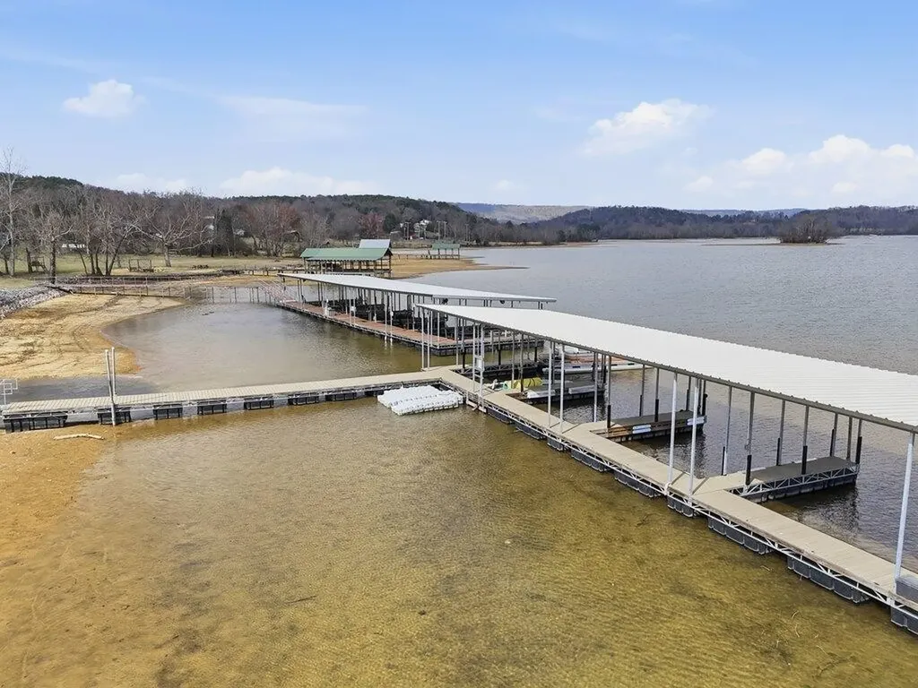 1255 New Lake Road Spring City TN 37381