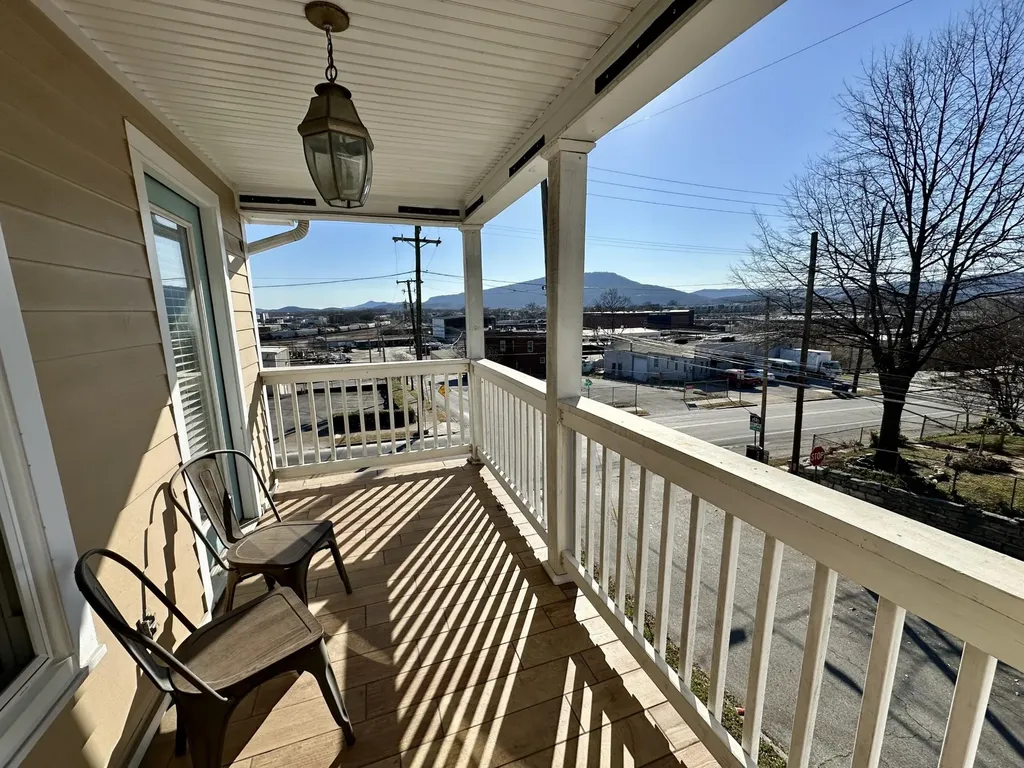 1001 E 11th Street Chattanooga TN 37403