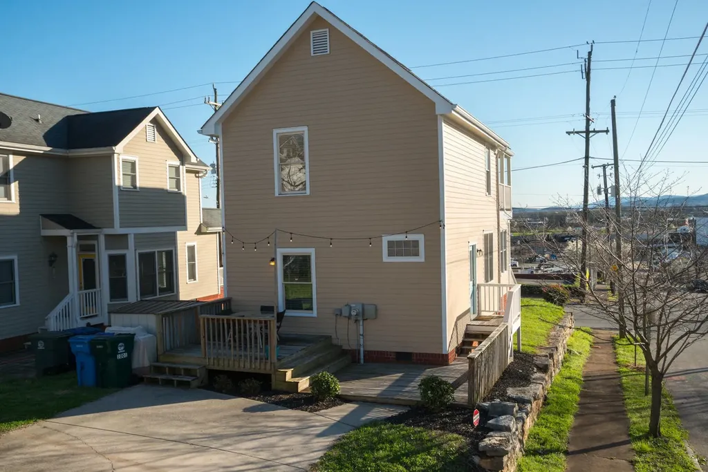 1001 E 11th Street Chattanooga TN 37403