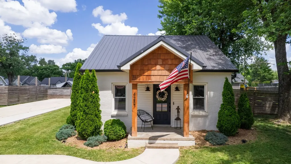 4257 Church Street Greenbrier TN 37073
