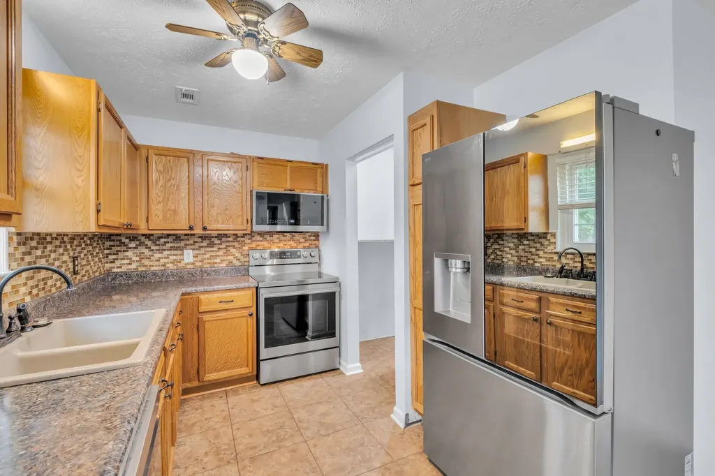 99 Edgehill Lane Hendersonville TN 37075