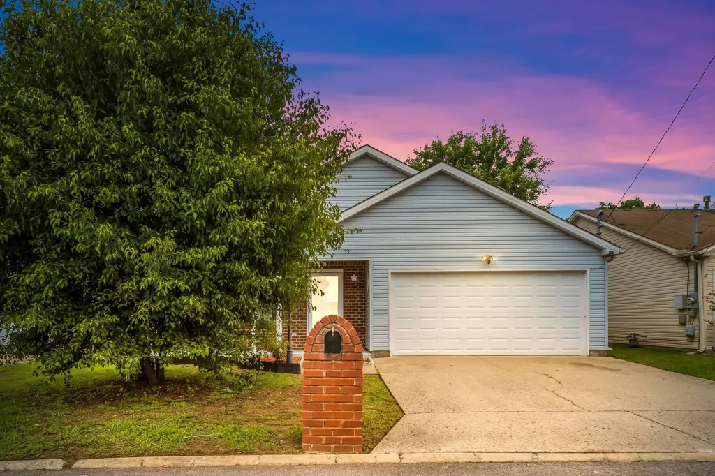 99 Edgehill Lane Hendersonville TN 37075