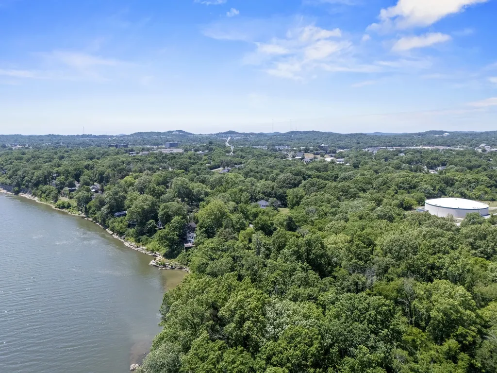 1102 Fernbank Drive Madison TN 37115