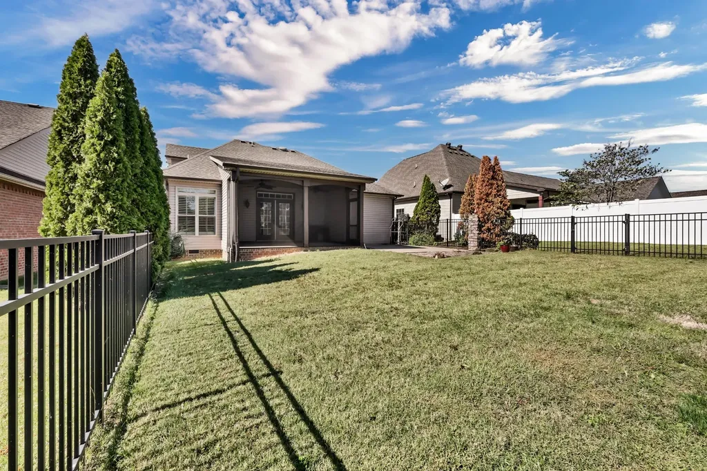 341 Turnberry Circle Clarksville TN 37043