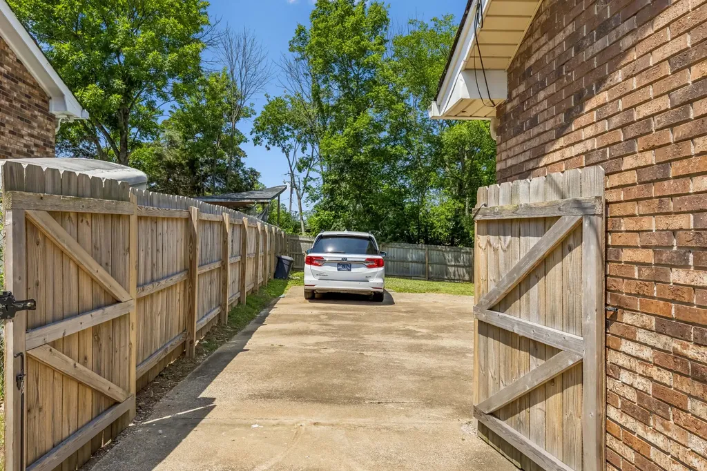 2946 Anderson Road Nashville TN 37217