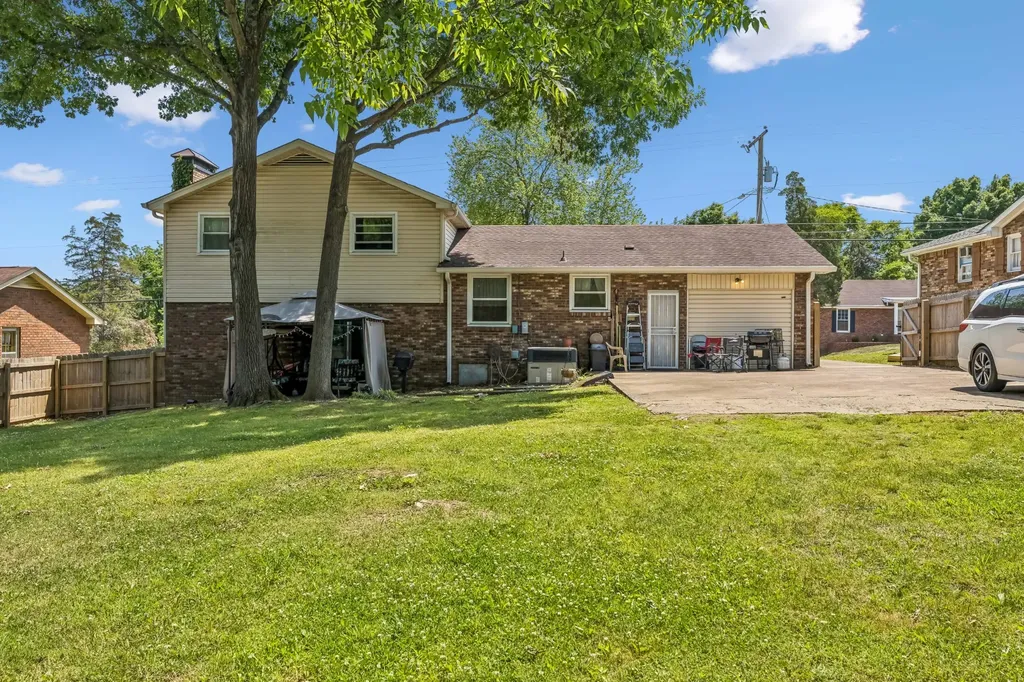 2946 Anderson Road Nashville TN 37217