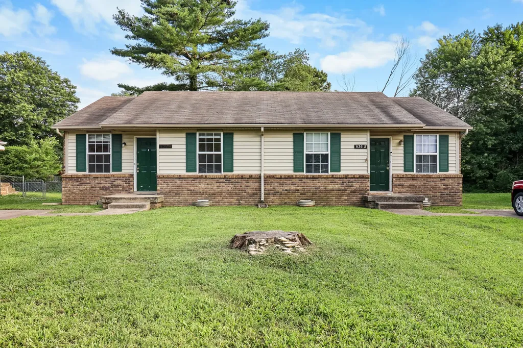 636 R S Bradley Boulevard Clarksville TN 37042