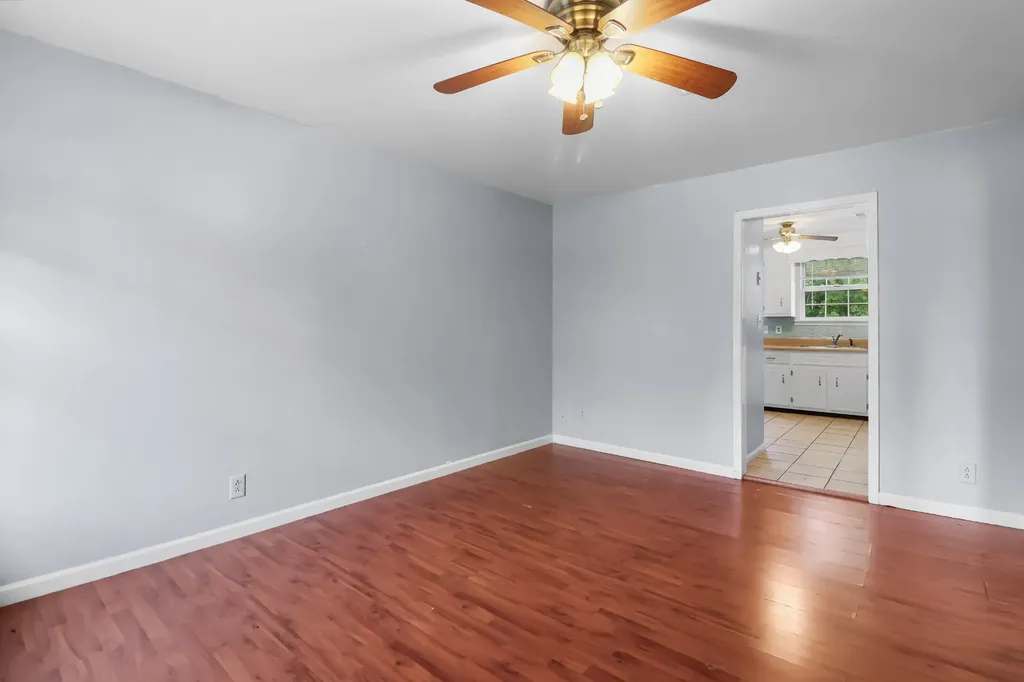 636 R S Bradley Boulevard Clarksville TN 37042