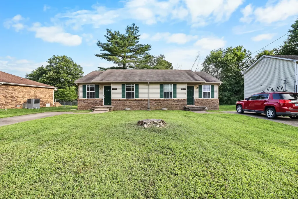 636 R S Bradley Boulevard Clarksville TN 37042
