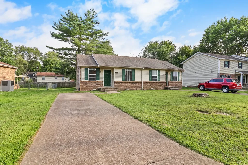 636 R S Bradley Boulevard Clarksville TN 37042